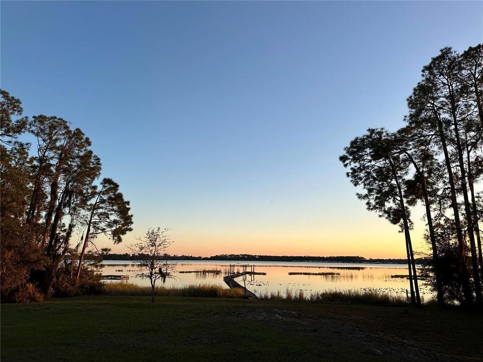 Activo con contrato: $549,000 (3 camas, 2 baños, 2360 Pies cuadrados)