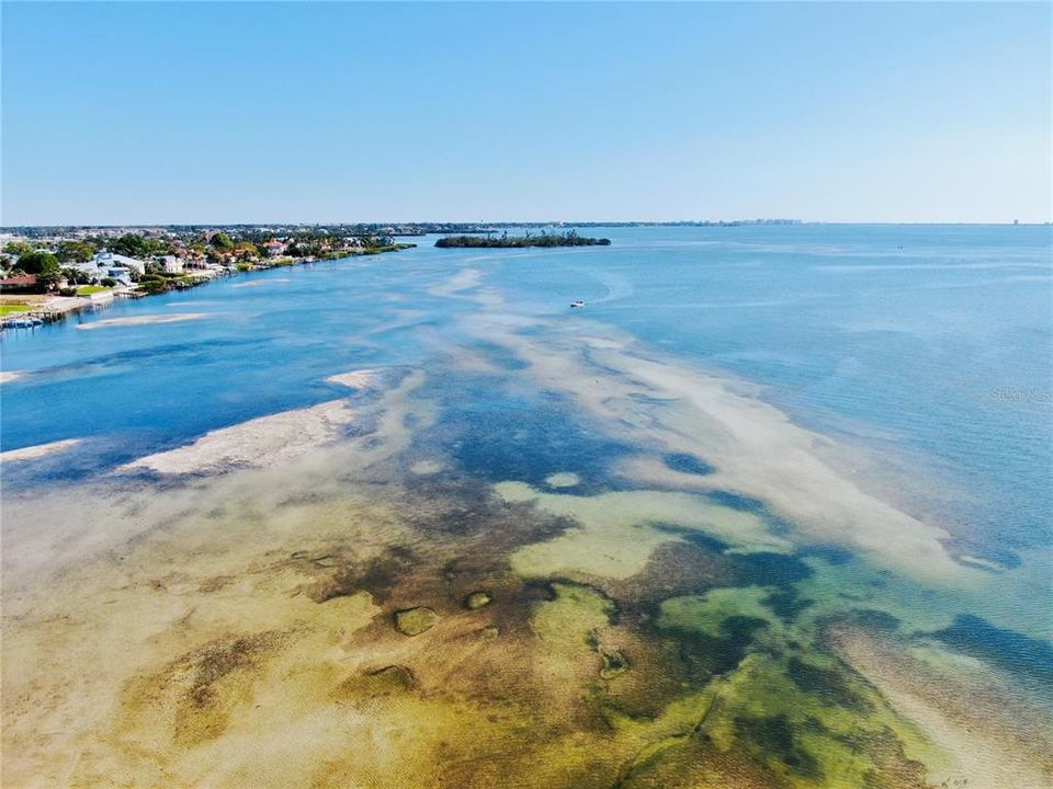 На продажу: $699,000 (0.51 acres)