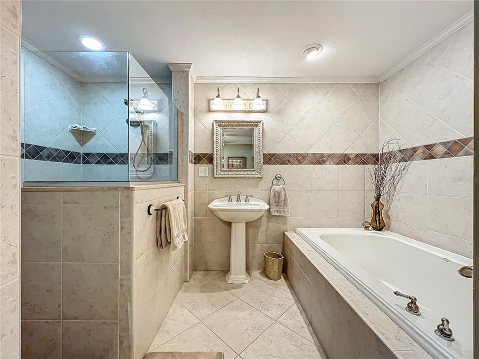 En Venta: $1,149,999 (3 camas, 2 baños, 1884 Pies cuadrados)