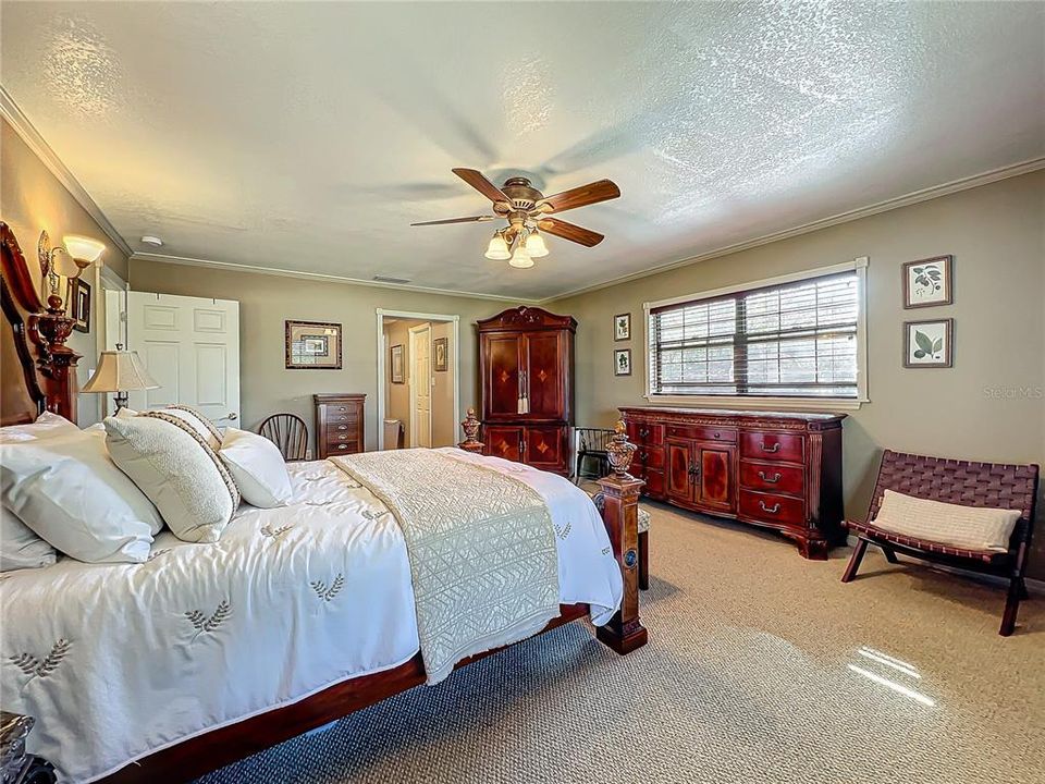 En Venta: $1,149,999 (3 camas, 2 baños, 1884 Pies cuadrados)