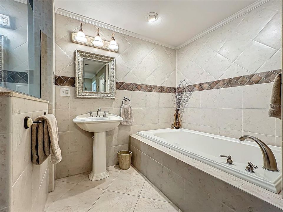 En Venta: $1,149,999 (3 camas, 2 baños, 1884 Pies cuadrados)