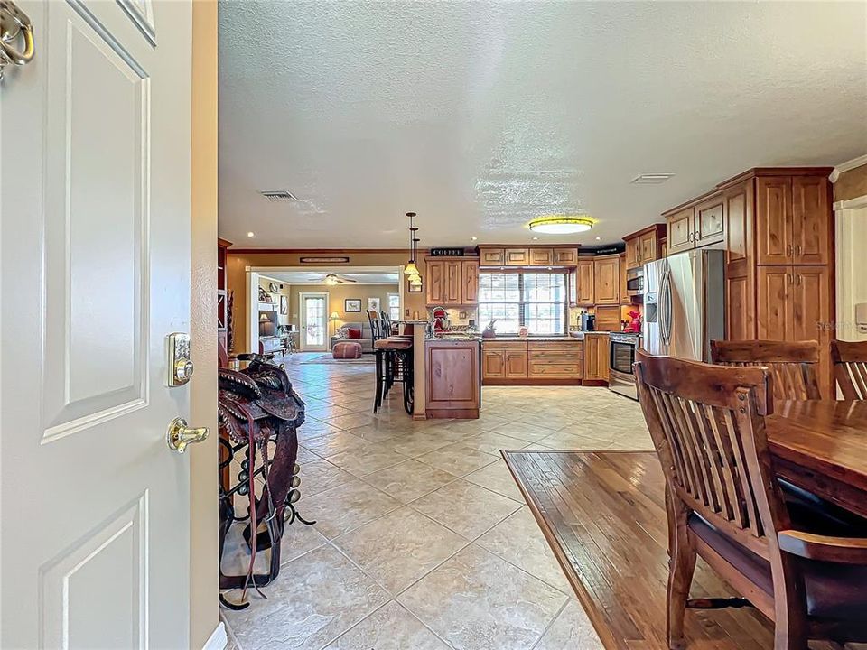 En Venta: $1,149,999 (3 camas, 2 baños, 1884 Pies cuadrados)