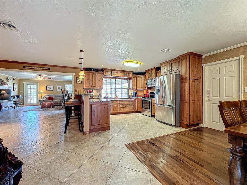 En Venta: $1,149,999 (3 camas, 2 baños, 1884 Pies cuadrados)