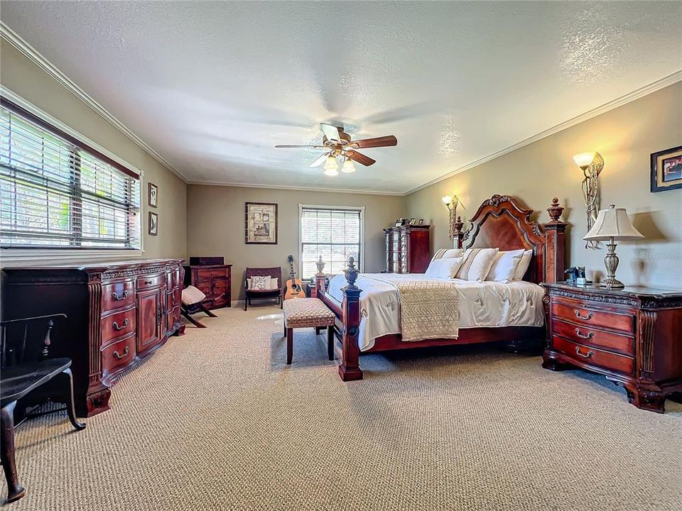 En Venta: $1,149,999 (3 camas, 2 baños, 1884 Pies cuadrados)