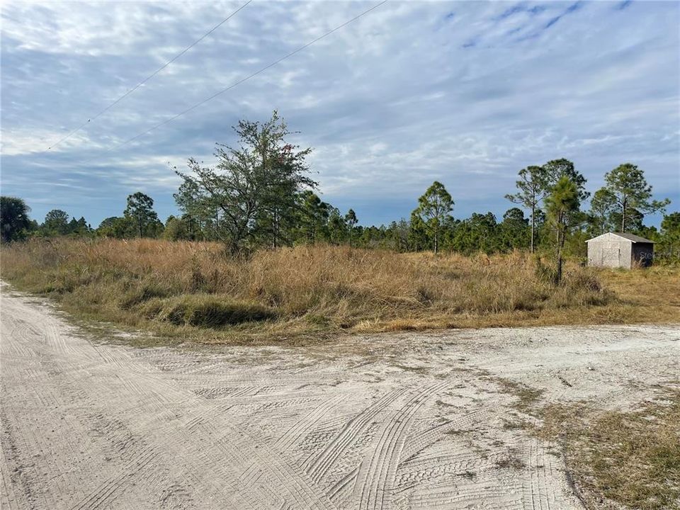 Под контрактом: $85,500 (1.25 acres)