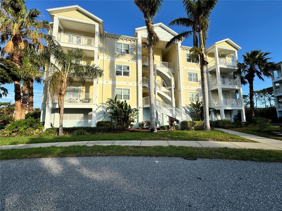 Recently Rented: $3,500 (3 beds, 2 baths, 1854 Square Feet)