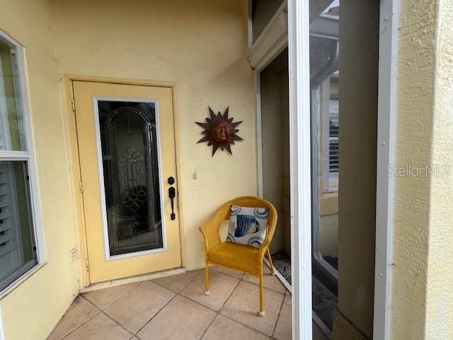 Activo con contrato: $295,000 (2 camas, 2 baños, 1427 Pies cuadrados)