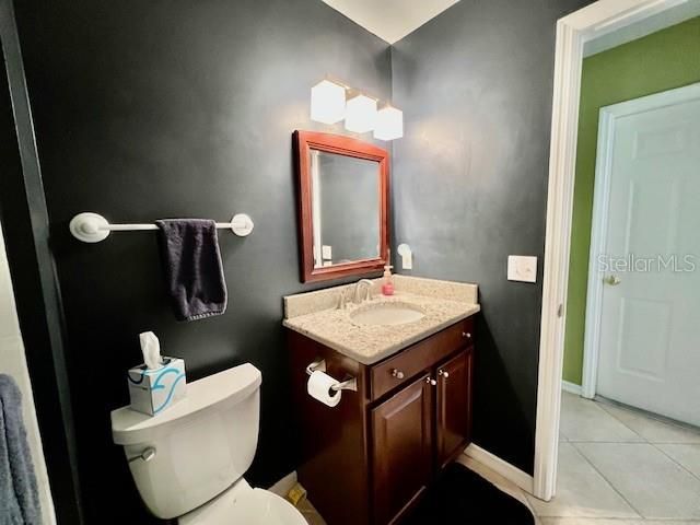 Activo con contrato: $295,000 (2 camas, 2 baños, 1427 Pies cuadrados)