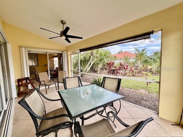 Activo con contrato: $295,000 (2 camas, 2 baños, 1427 Pies cuadrados)