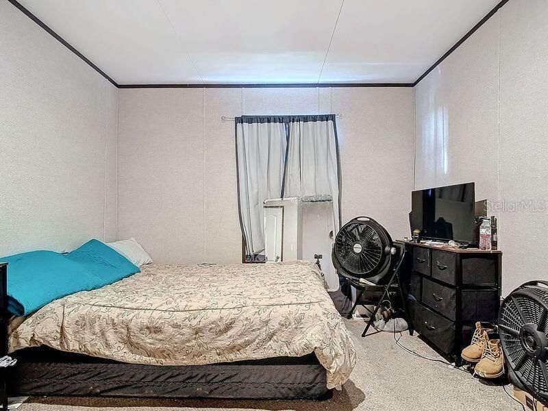 For Sale: $350,000 (5 beds, 3 baths, 2027 Square Feet)