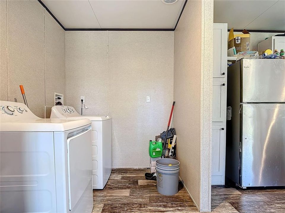 For Sale: $350,000 (5 beds, 3 baths, 2027 Square Feet)