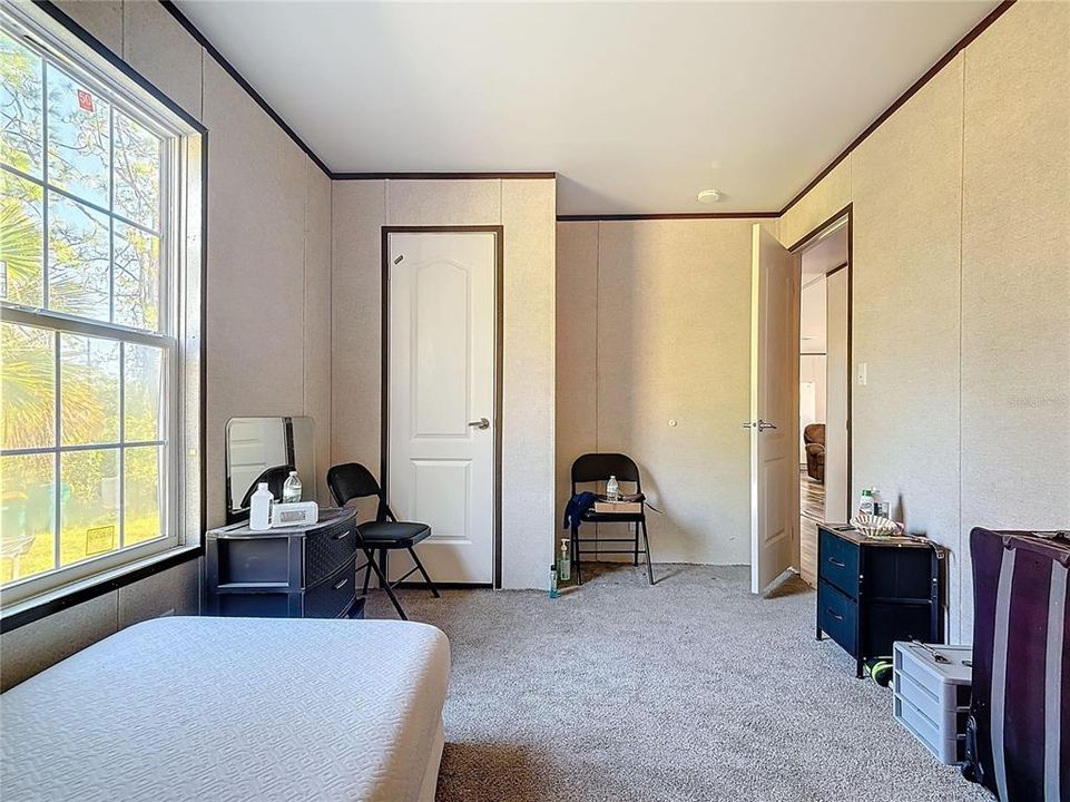 For Sale: $350,000 (5 beds, 3 baths, 2027 Square Feet)
