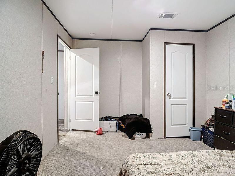For Sale: $350,000 (5 beds, 3 baths, 2027 Square Feet)