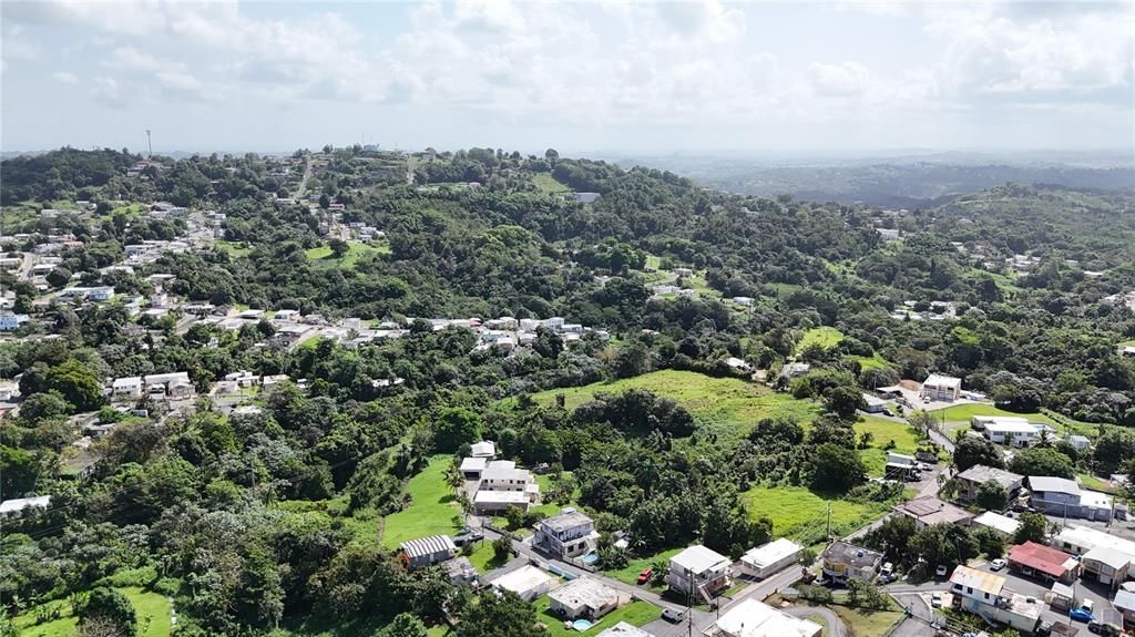 En Venta: $84,000 (5.04 acres)