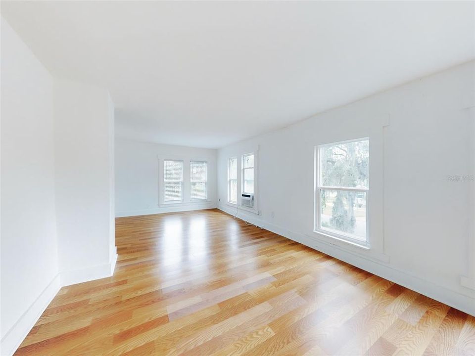 待售: $599,000 (0 贝兹, 0 浴室, 2384 平方英尺)