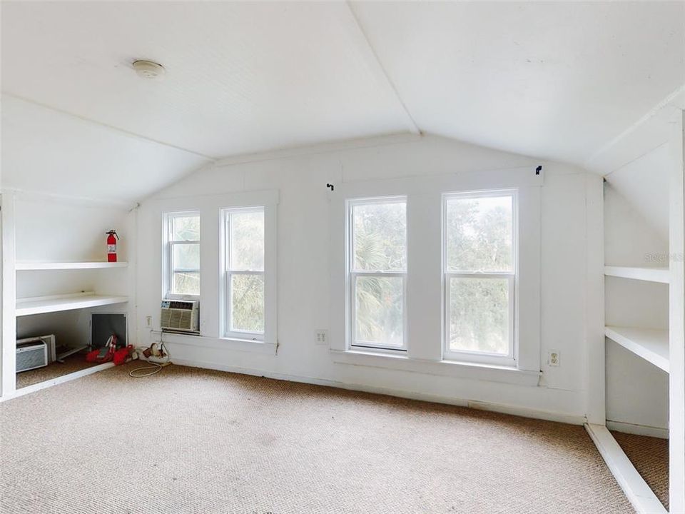 待售: $599,000 (0 贝兹, 0 浴室, 2384 平方英尺)