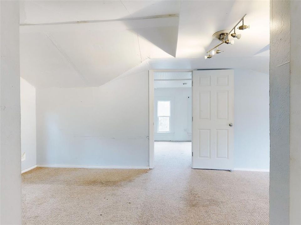 待售: $599,000 (0 贝兹, 0 浴室, 2384 平方英尺)