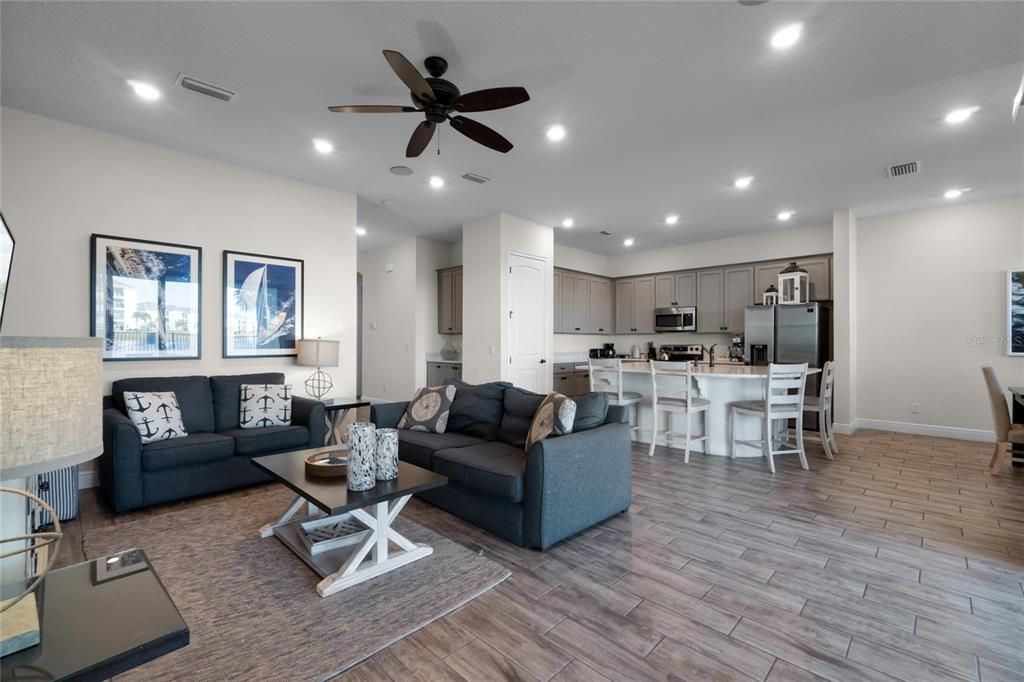 待售: $1,499,000 (6 贝兹, 6 浴室, 3563 平方英尺)