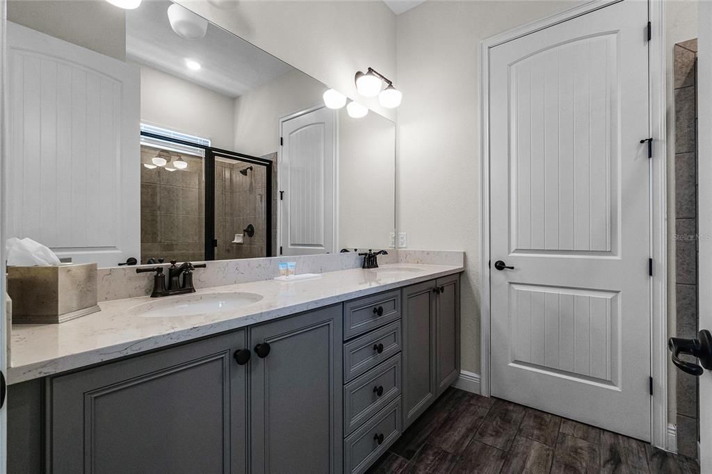 待售: $1,499,000 (6 贝兹, 6 浴室, 3563 平方英尺)