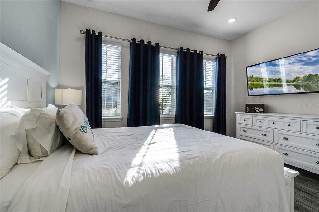 待售: $1,499,000 (6 贝兹, 6 浴室, 3563 平方英尺)