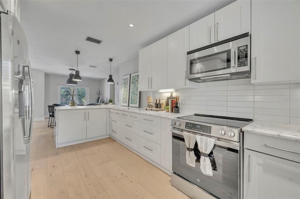 待售: $1,097,000 (3 贝兹, 3 浴室, 2460 平方英尺)