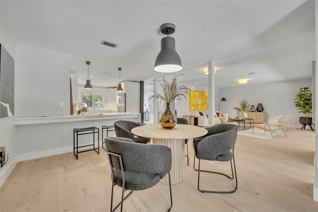 待售: $1,097,000 (3 贝兹, 3 浴室, 2460 平方英尺)