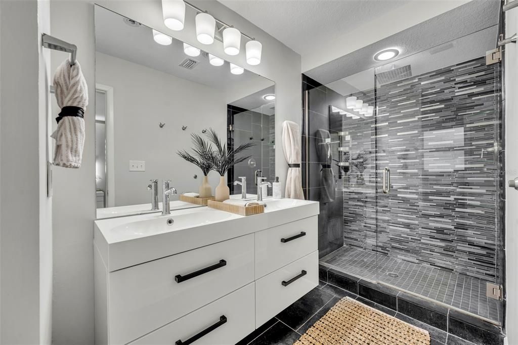 待售: $1,097,000 (3 贝兹, 3 浴室, 2460 平方英尺)