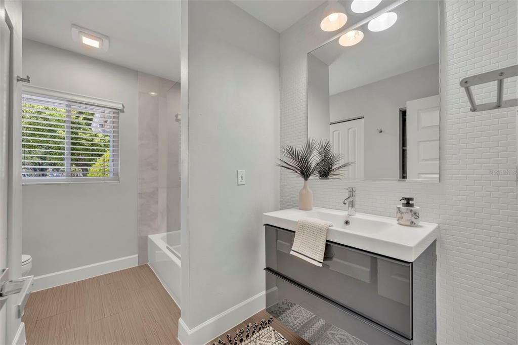 待售: $1,097,000 (3 贝兹, 3 浴室, 2460 平方英尺)