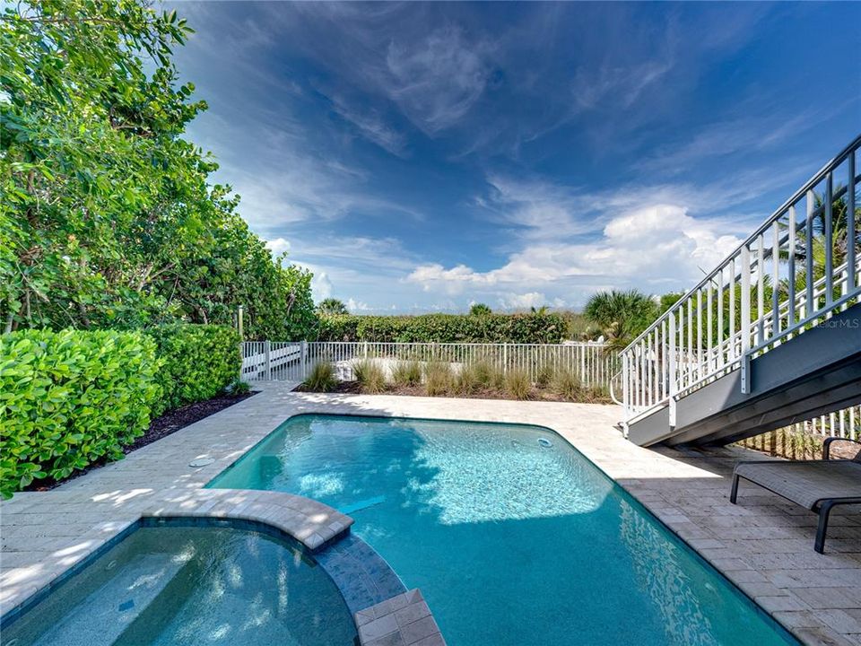 For Rent: $15,000 (3 beds, 3 baths, 1817 Square Feet)