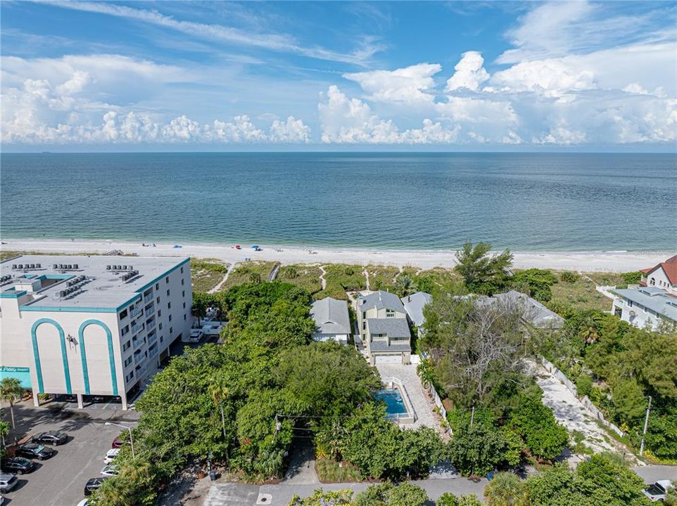 For Rent: $15,000 (3 beds, 3 baths, 1817 Square Feet)