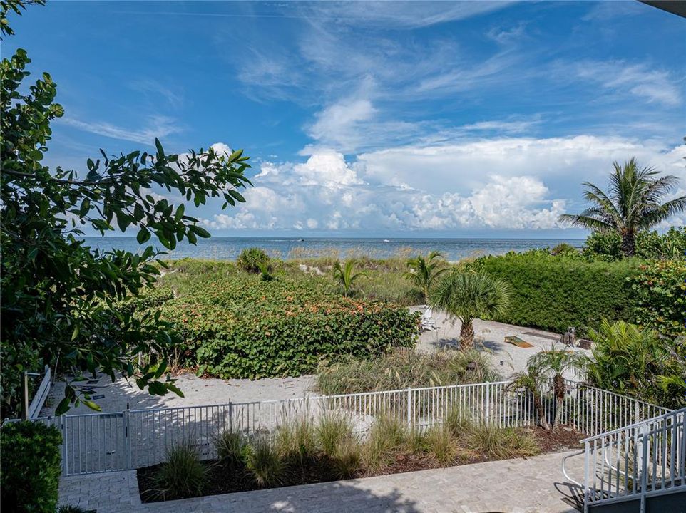 For Rent: $15,000 (3 beds, 3 baths, 1817 Square Feet)