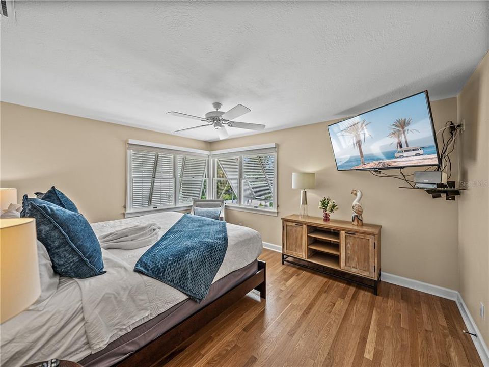 For Rent: $15,000 (3 beds, 3 baths, 1817 Square Feet)