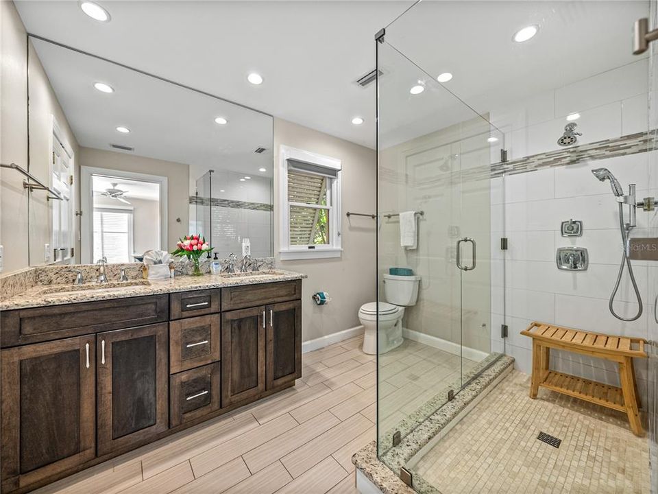 For Rent: $15,000 (3 beds, 3 baths, 1817 Square Feet)