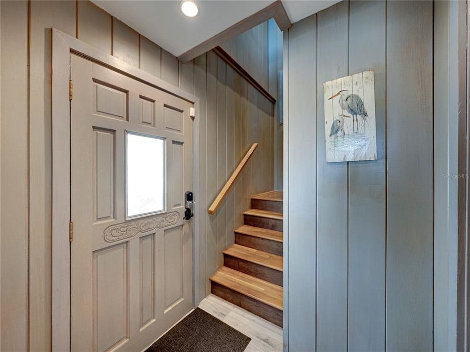 For Rent: $15,000 (3 beds, 3 baths, 1817 Square Feet)