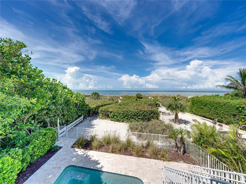 For Rent: $15,000 (3 beds, 3 baths, 1817 Square Feet)