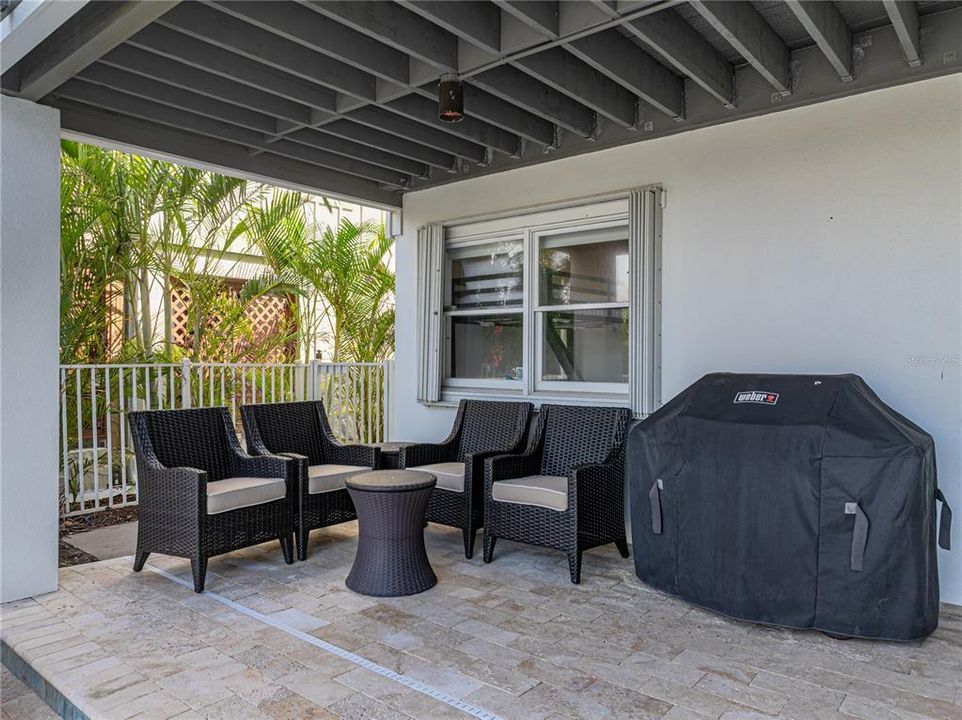 For Rent: $15,000 (3 beds, 3 baths, 1817 Square Feet)