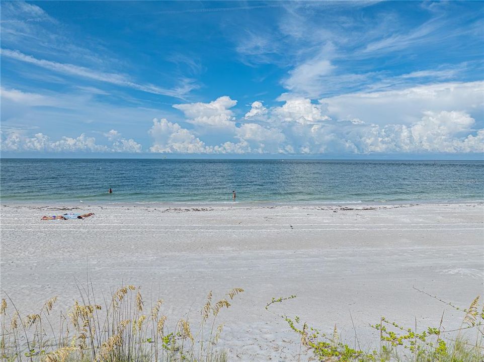 For Rent: $15,000 (3 beds, 3 baths, 1817 Square Feet)