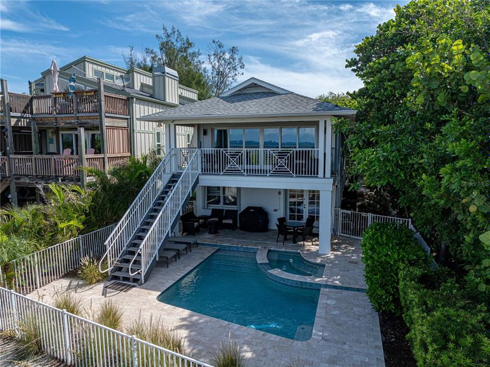 For Rent: $15,000 (3 beds, 3 baths, 1817 Square Feet)