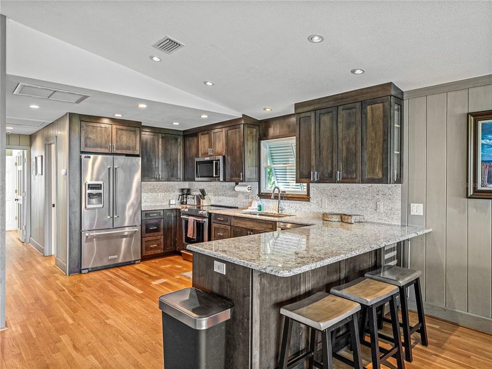 For Rent: $15,000 (3 beds, 3 baths, 1817 Square Feet)