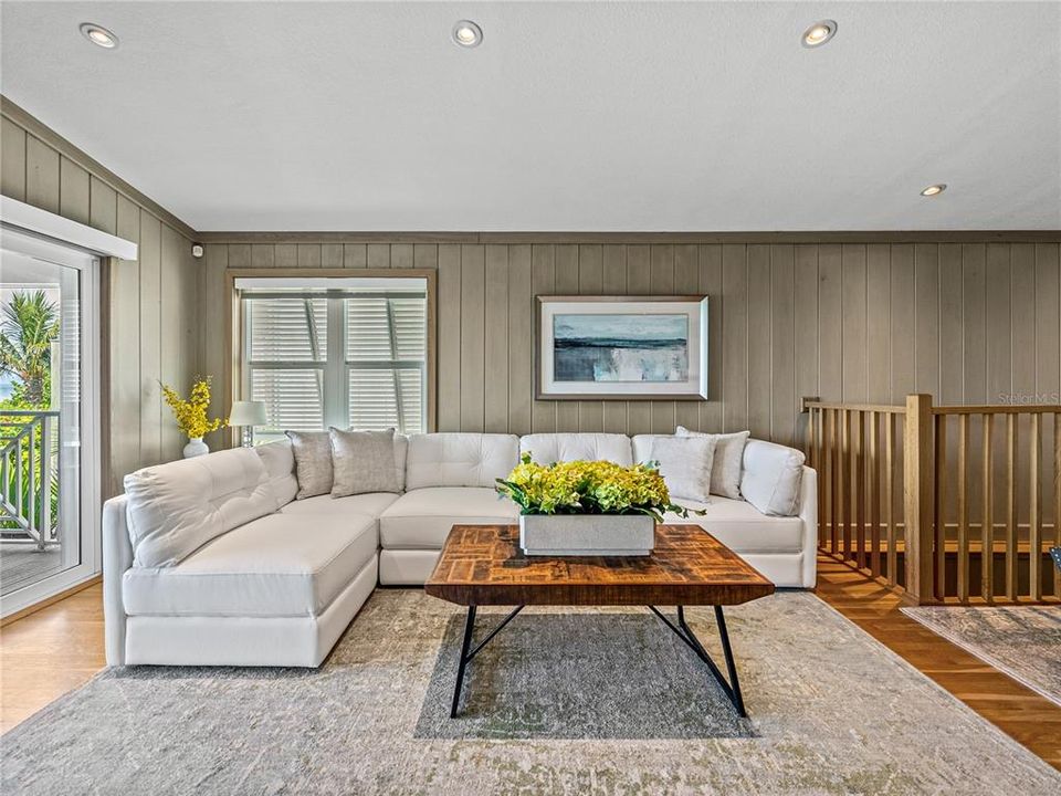 For Rent: $15,000 (3 beds, 3 baths, 1817 Square Feet)