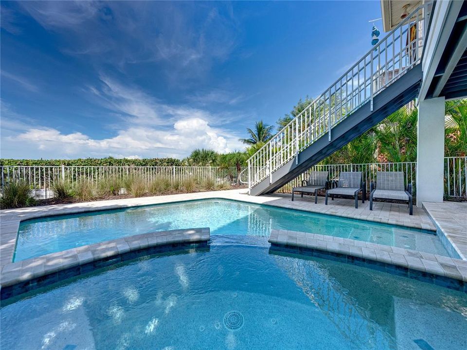 For Rent: $15,000 (3 beds, 3 baths, 1817 Square Feet)