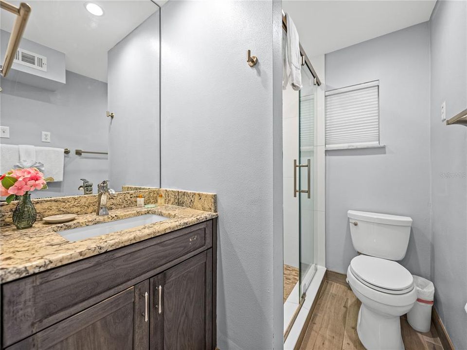 For Rent: $15,000 (3 beds, 3 baths, 1817 Square Feet)