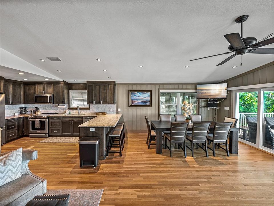 For Rent: $15,000 (3 beds, 3 baths, 1817 Square Feet)