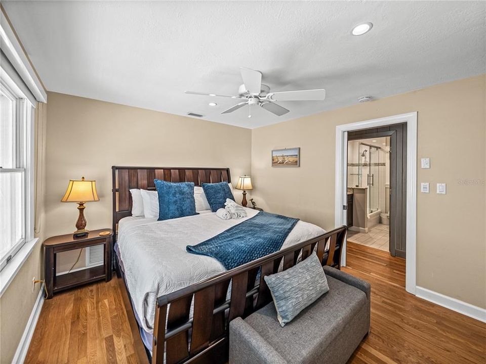 For Rent: $15,000 (3 beds, 3 baths, 1817 Square Feet)