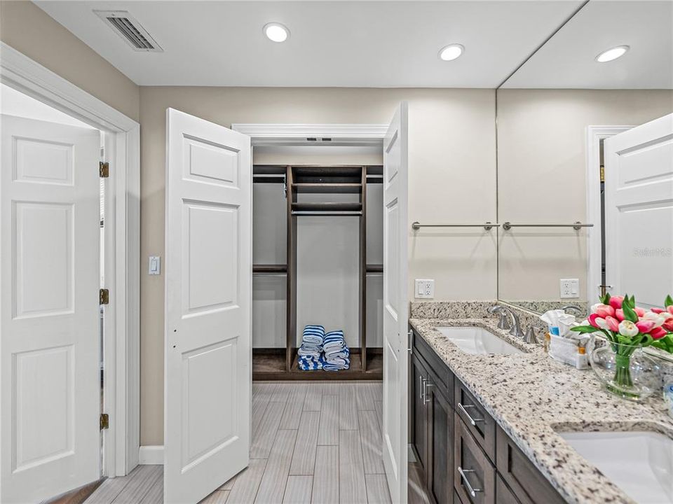 For Rent: $15,000 (3 beds, 3 baths, 1817 Square Feet)