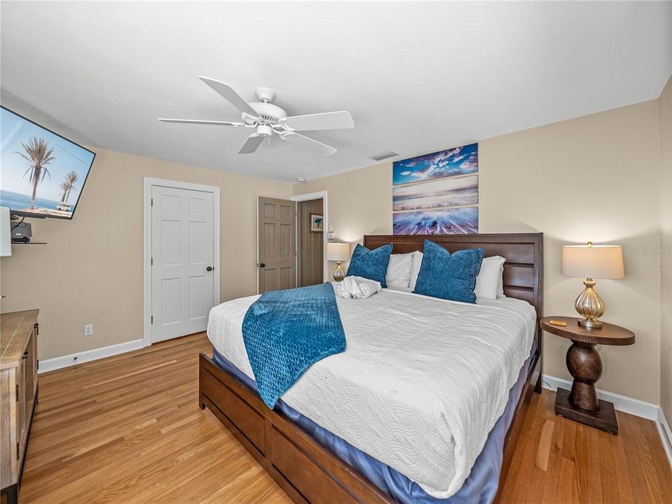 For Rent: $15,000 (3 beds, 3 baths, 1817 Square Feet)