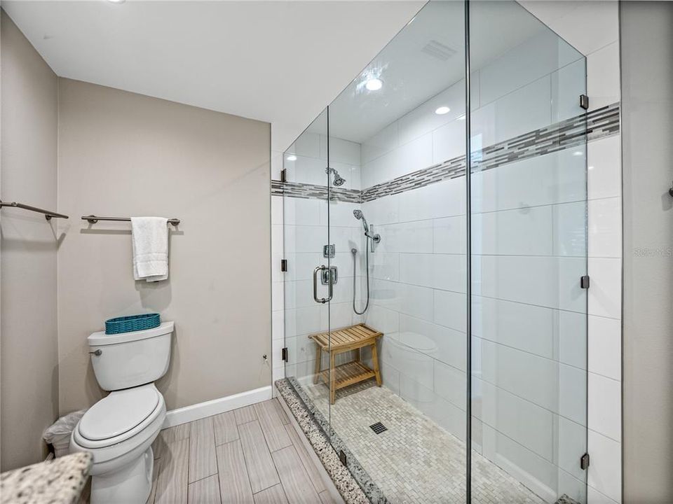 For Rent: $15,000 (3 beds, 3 baths, 1817 Square Feet)