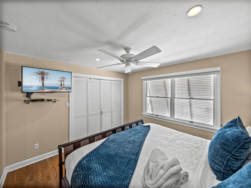 For Rent: $15,000 (3 beds, 3 baths, 1817 Square Feet)