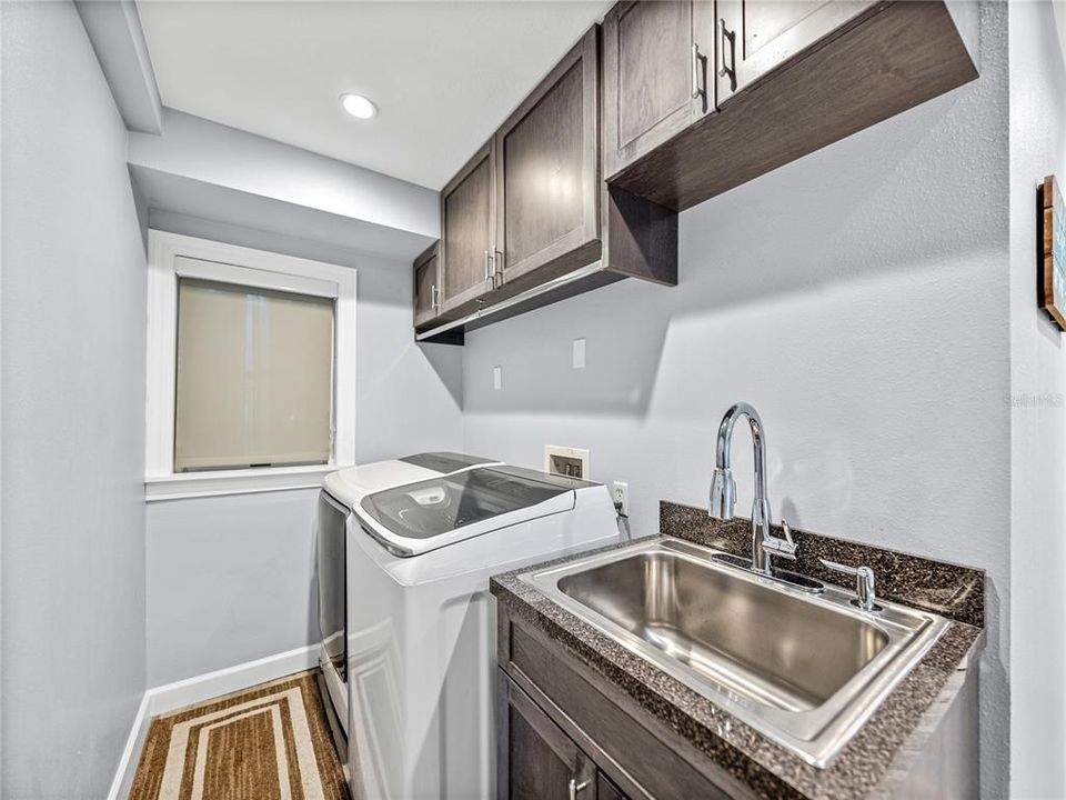 For Rent: $15,000 (3 beds, 3 baths, 1817 Square Feet)