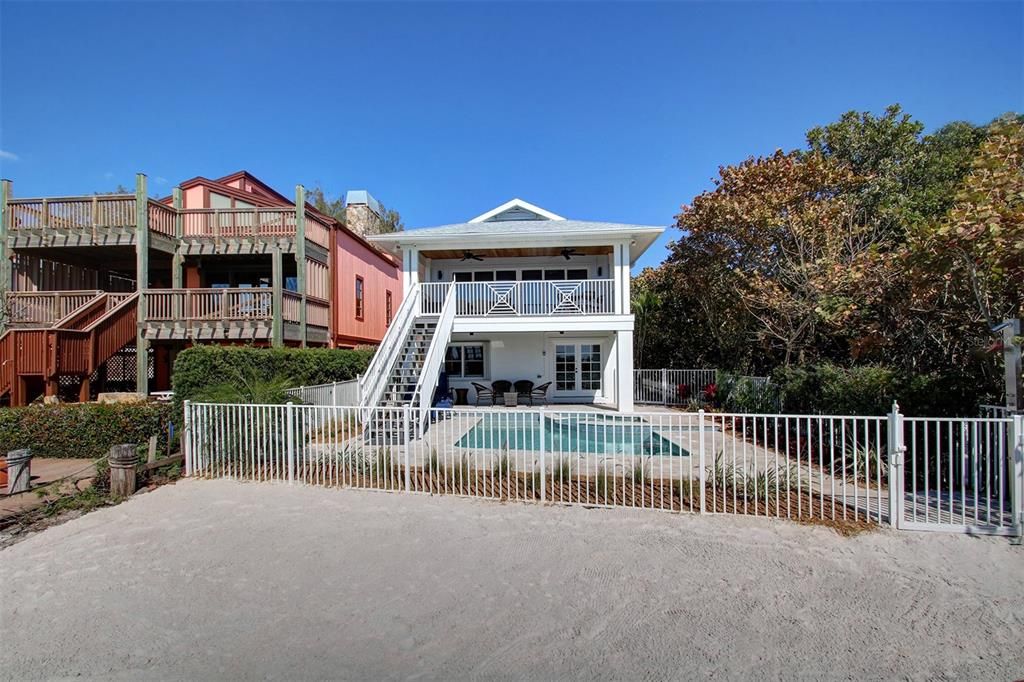 For Rent: $15,000 (3 beds, 3 baths, 1817 Square Feet)